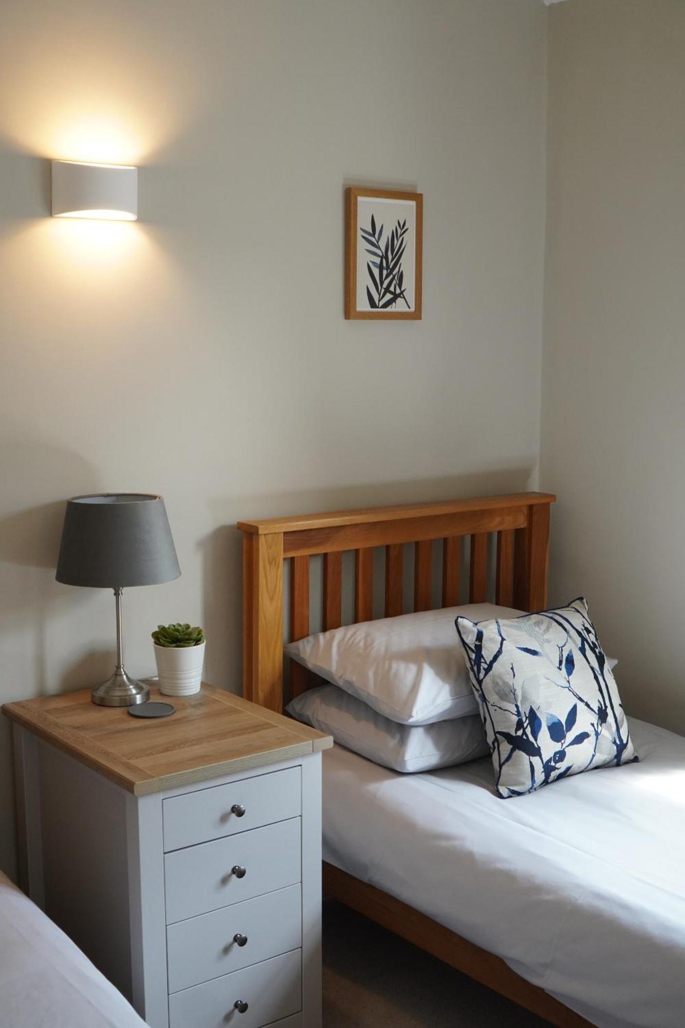 Hook Farm Cottages Royal Wootton Bassett Eksteriør billede